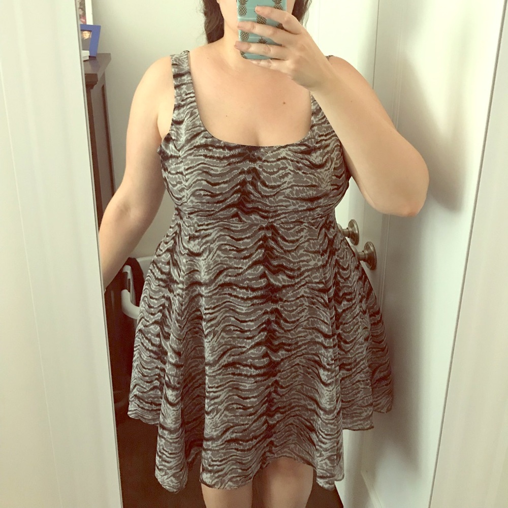 Kimchi Blue gray print dress